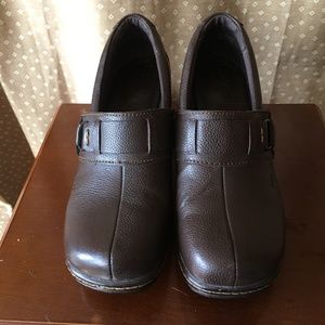 BOC Leather Woman’s clog shoes, brown sz 10